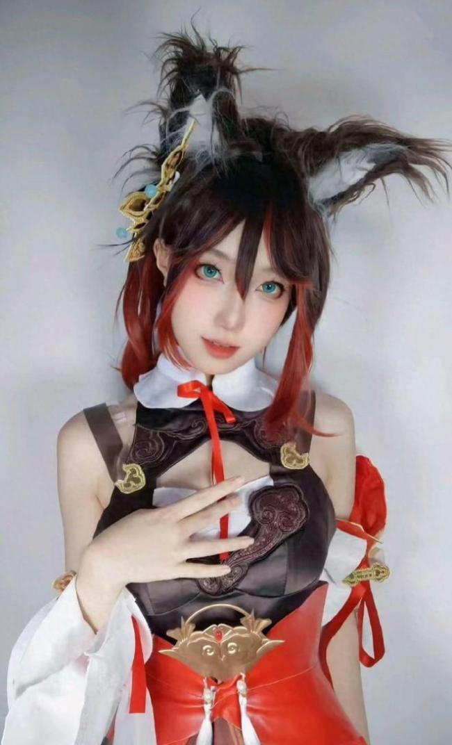 24岁二次元女网红“猫又又”去世