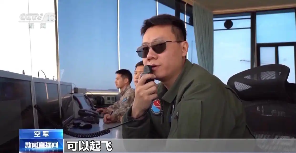 空军飞机机型大全_空军新型战机密集亮相_空军战斗机最新