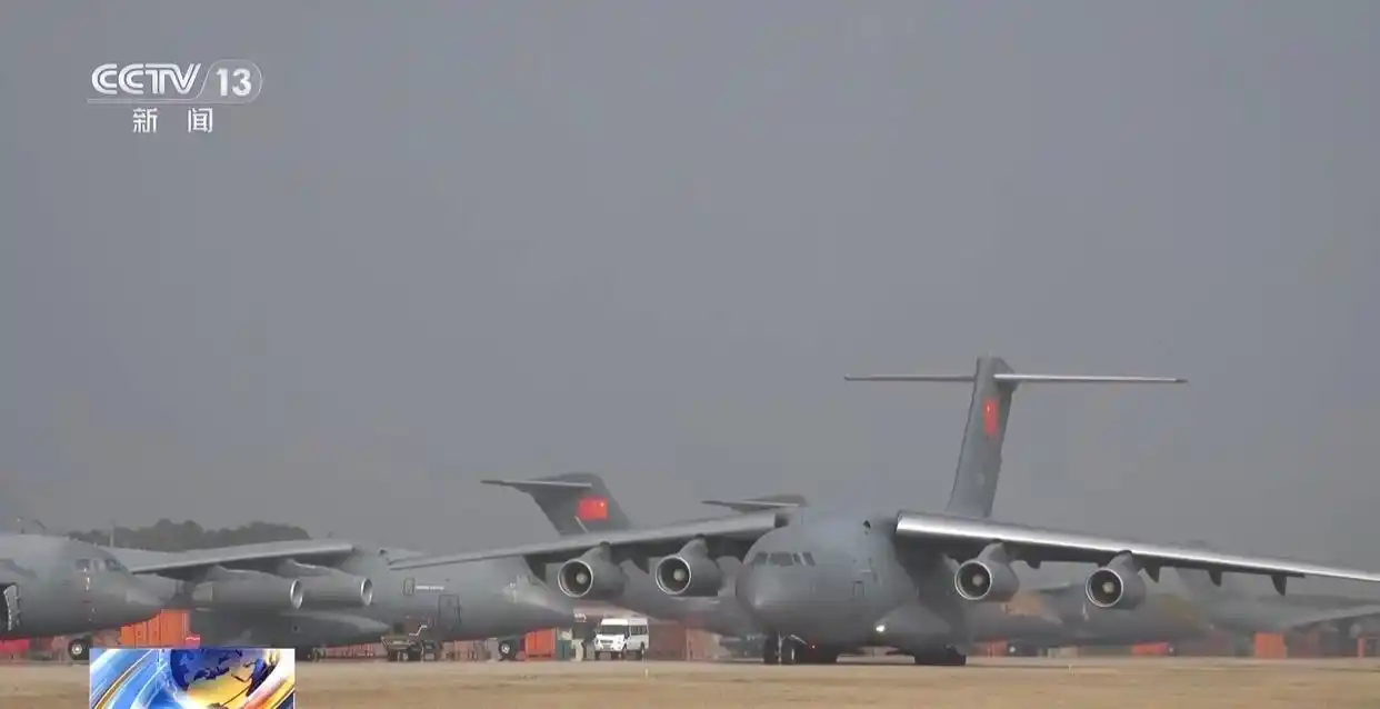 空军飞机机型大全_空军战斗机最新_空军新型战机密集亮相