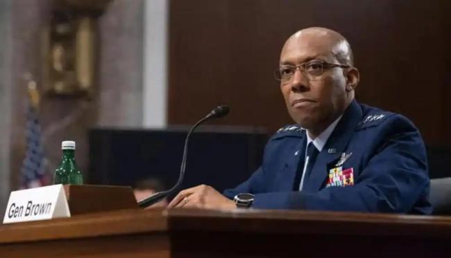 美前官员称特朗普的行为令人羞愧