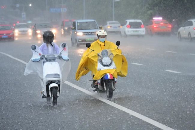 广西局部将有8级雷暴大风或冰雹 南方警惕强对流天气