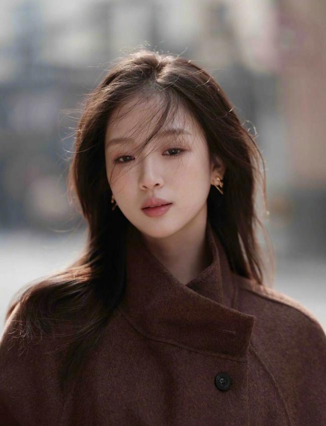 微短剧头部演员上桌了 新晋流量势头猛