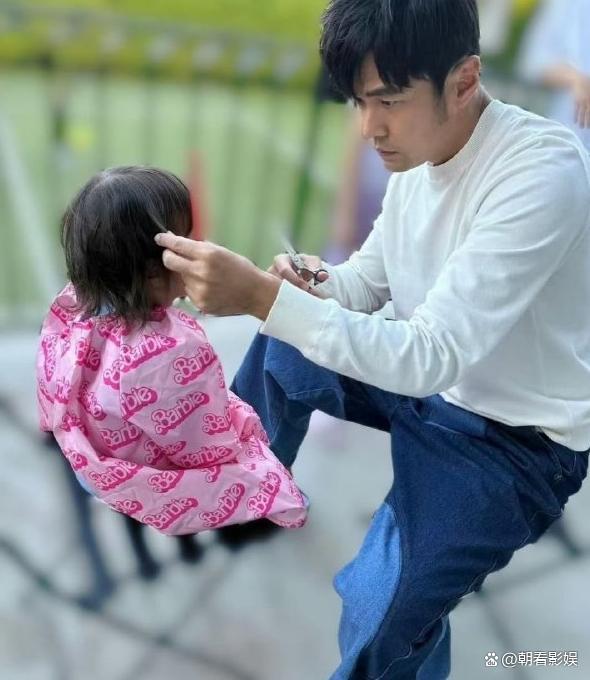 周杰伦昆凌儿子拿了网球冠军 蜗牛精神传承