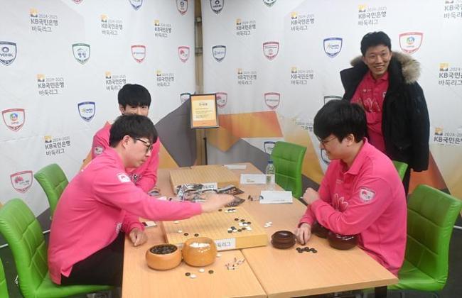 卞相壹狂输74目不敌35岁元晟溱 惨遭屠龙败局