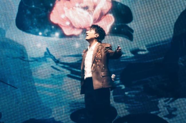 海来阿木海外人气爆棚 真诚音乐感动异国听众