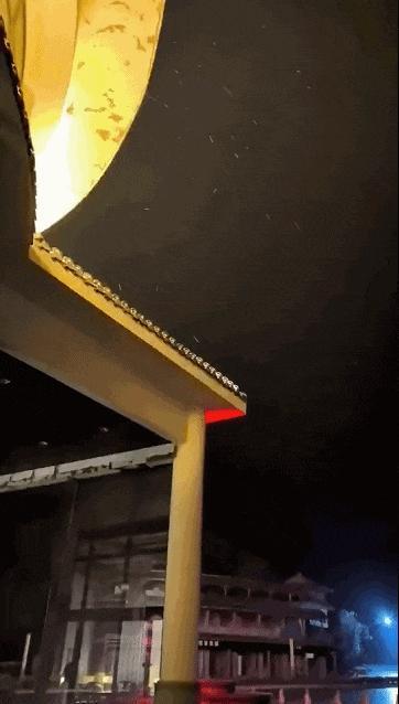 武汉下雪了 网友:单衣换羽绒服