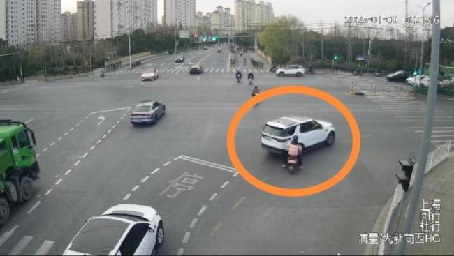 碰瓷诈骗团伙都是怎么判刑的_碰瓷诈骗案_19岁男子因系列“碰瓷”诈骗被刑拘