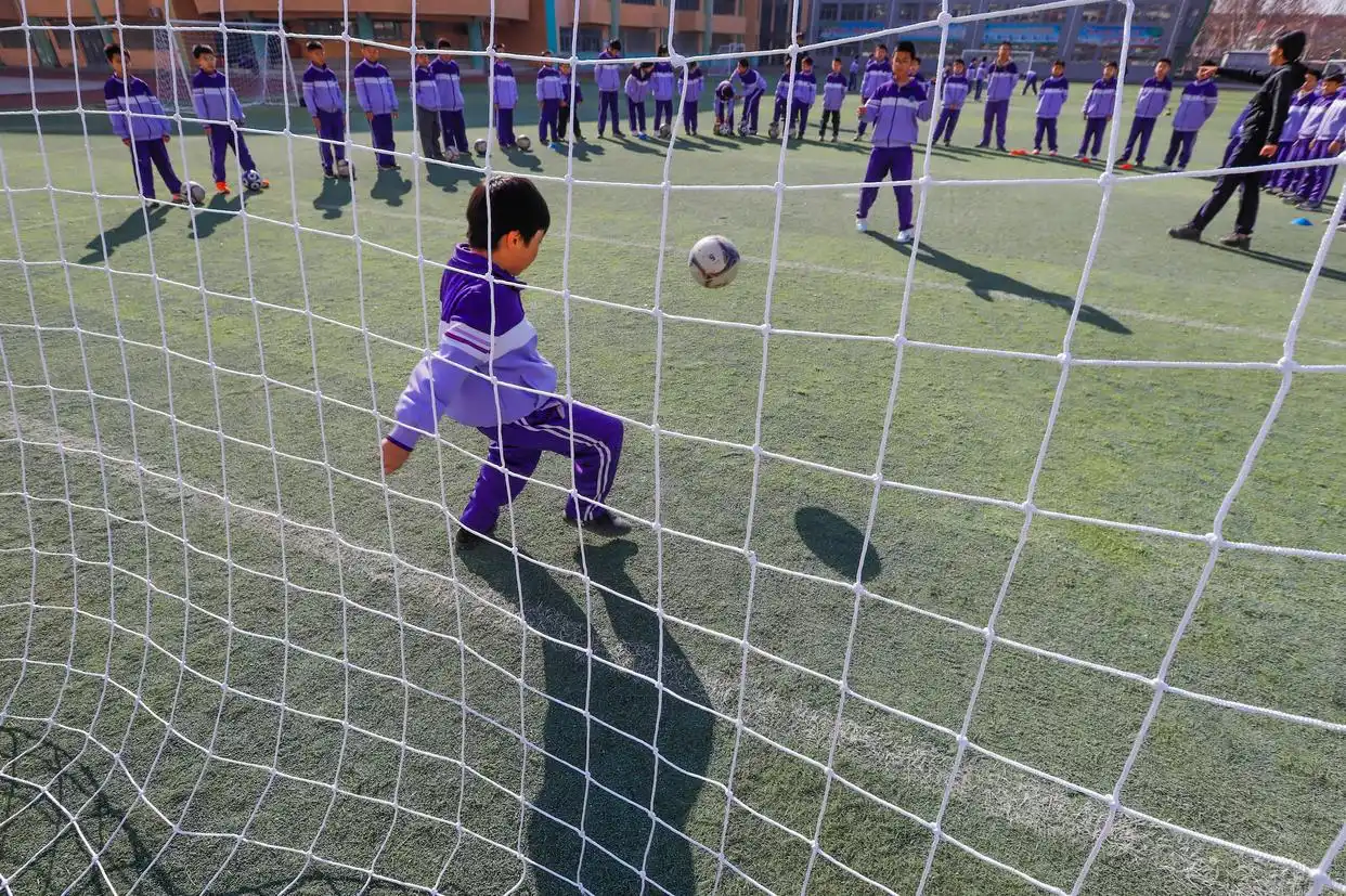 青少年委员会是做什么的_青少年代表大会提案_代表委员热议青少年运动锻炼