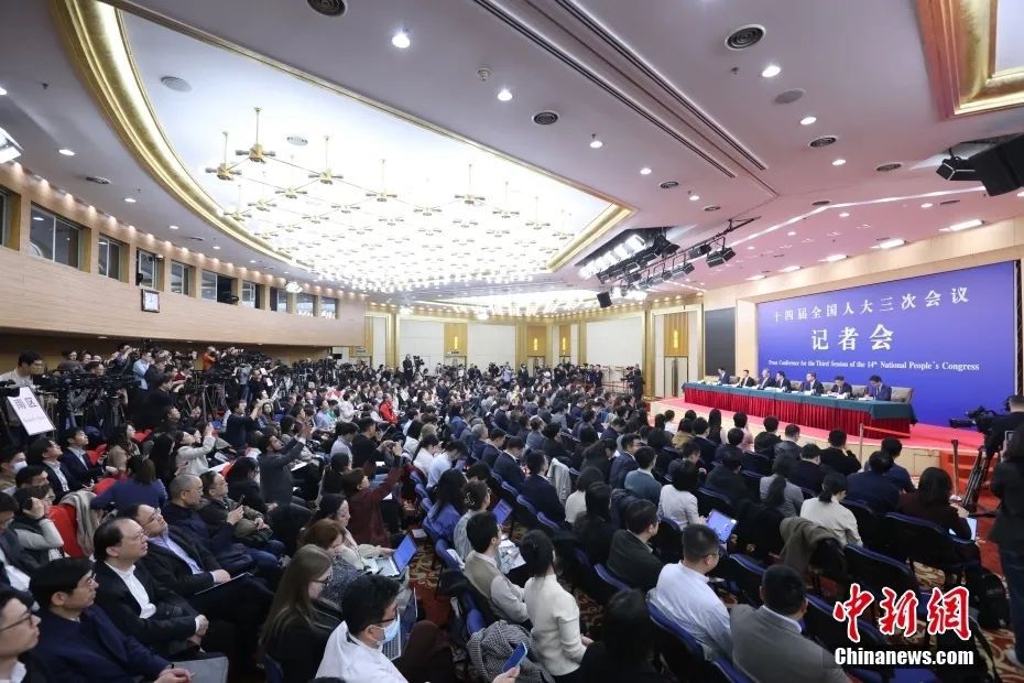 习近平看望全国政协委员_习近平看望全国政协委员_习近平看望全国政协委员