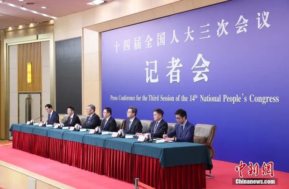 习近平看望全国政协委员_习近平看望全国政协委员_习近平看望全国政协委员