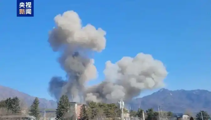 习近平看望全国政协委员_习近平看望全国政协委员_习近平看望全国政协委员