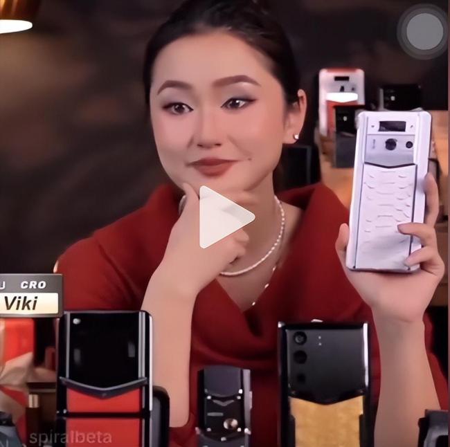 反击外国网友又穷又固执女主播发声 自信展示中国制造魅力