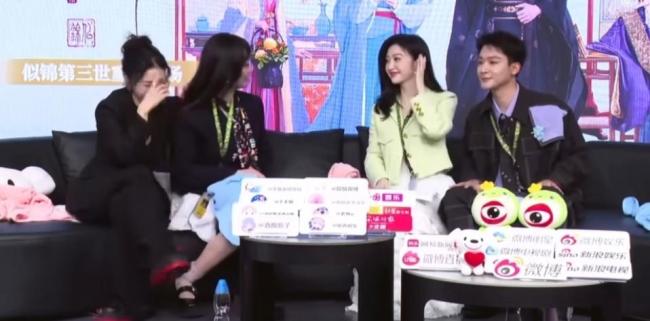 把黄奕逼成向佐了 直播互动引发热议